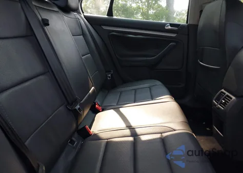 2008 Volkswagen Jetta Se/Sel z USA, uszkodzony, nr VIN 3VWRZ71K48M067079